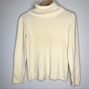 Escada cream turtleneck cashmere long sleeve